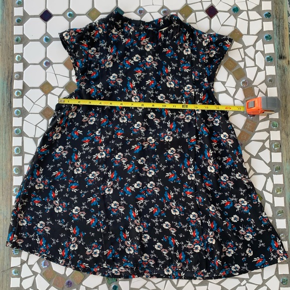 Floral Top - Picture 5 of 12